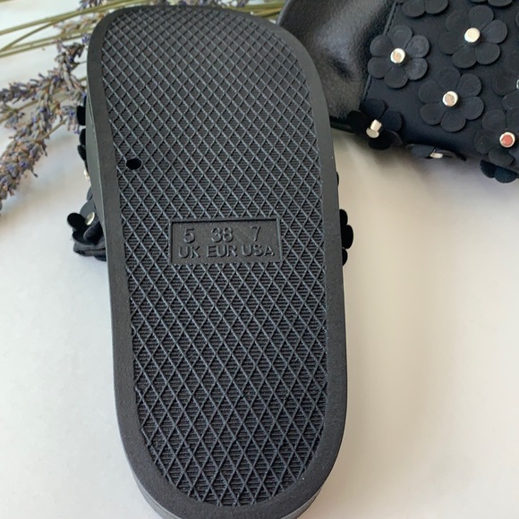 NWOT Victoria K Floral Slide-Size 7 - Picture 7 of 10